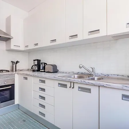 Chiado Prime Camoes * ליסבון