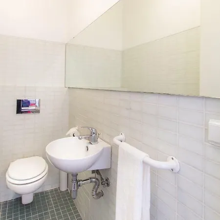 Chiado Prime Camoes Лісабон